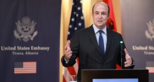 Wisner mbyll mandatin në Shqipëri: Flet për Reformën në Drejtësi, mbrojtjen e NATO-s dhe partneritetin e madh shqiptaro-amerikan wisner-mbyll-mandatin-ne-shqiperi:-flet-per-reformen-ne-drejtesi,-mbrojtjen-e-nato-s-dhe-partneritetin-e-madh-shqiptaro-amerikan