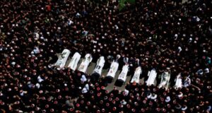 Mijëra njerëz mbajnë zi për fëmijët e vrarë në sulmin në Lartësitë Golan mijera-njerez-mbajne-zi-per-femijet-e-vrare-ne-sulmin-ne-lartesite-golan