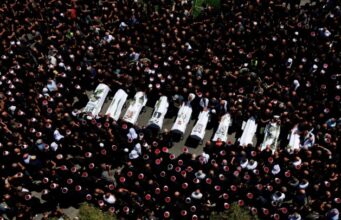 Mijëra njerëz mbajnë zi për fëmijët e vrarë në sulmin në Lartësitë Golan mijera-njerez-mbajne-zi-per-femijet-e-vrare-ne-sulmin-ne-lartesite-golan