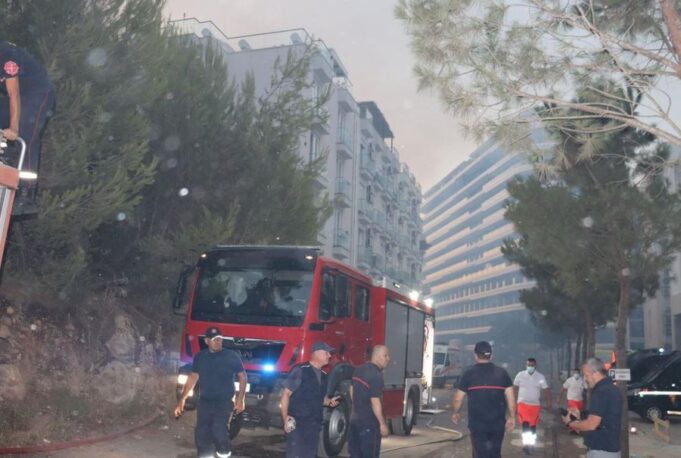 ministria-shqiptare-e-mbrojtjes:-situata-nga-zjarret-po-shenon-permiresim