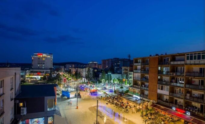 goditet-nga-plumbi-qorr-ne-shesh-te-skenderajt,-policia-nis-hetimet