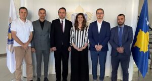 Ganimete Musliu me anëtarë tjerë të Komisionit shkojnë në AKI, takohen me drejtorin Petrit Ajeti ganimete-musliu-me-anetare-tjere-te-komisionit-shkojne-ne-aki,-takohen-me-drejtorin-petrit-ajeti