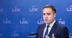 Selmanaj: LVV solli ndryshimin në Kosovë, por për të keq selmanaj:-lvv-solli-ndryshimin-ne-kosove,-por-per-te-keq