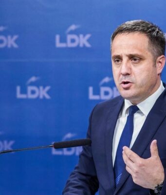 Selmanaj: LVV solli ndryshimin në Kosovë, por për të keq selmanaj:-lvv-solli-ndryshimin-ne-kosove,-por-per-te-keq