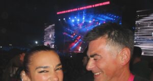 BBC i thur lavde festivalit të Dua Lipës, bëhen krahasime me “Glastonbury” bbc-i-thur-lavde-festivalit-te-dua-lipes,-behen-krahasime-me-“glastonbury”