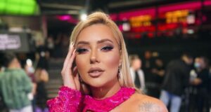 “Po ik o zemra anej”, kujt po i drejtohet me këto fjalë Ronela Hajati? “po-ik-o-zemra-anej”,-kujt-po-i-drejtohet-me-keto-fjale-ronela-hajati?