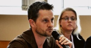 Hehir e cilëson “kërcënim të zbrazët” deklaratën e Rohdes rreth “ngecjes në inbox” të aplikimit të Kosovës në BE hehir-e-cileson-“kercenim-te-zbrazet”-deklaraten-e-rohdes-rreth-“ngecjes-ne-inbox”-te-aplikimit-te-kosoves-ne-be