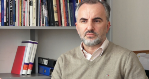 Arben Hajrullahu, është zgjedhur rektor i ri i Universitetit të Prishtinës arben-hajrullahu,-eshte-zgjedhur-rektor-i-ri-i-universitetit-te-prishtines