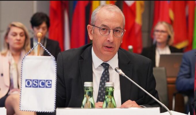 shefi-i-osbe-se-ne-kosove,-michael-davenport:-kthimi-i-paleve-ne-dialog-ceshtje-urgjente