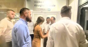 Haxhiu viziton gruan e plagosur në QKUK haxhiu-viziton-gruan-e-plagosur-ne-qkuk