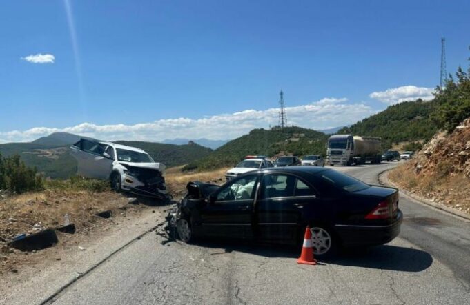 aksident-me-5-te-plagosur-ne-pogradec