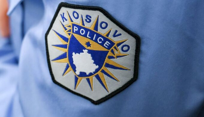 policia-liron-dy-politikanet-serbe-qe-ishin-arrestuar-pasi-penguan-lyerjen-e-grafiteve-ne-ure policia-liron-dy-politikanet-serbe-qe-ishin-arrestuar-pasi-penguan-lyerjen-e-grafiteve-ne-ure