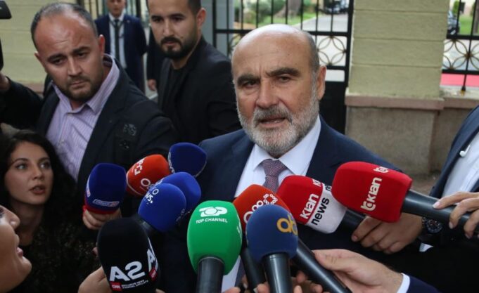 pd-dorezon-ne-kuvend-mocionin-per-heqjen-e-mandatit-te-deputetit-sinaj pd-dorezon-ne-kuvend-mocionin-per-heqjen-e-mandatit-te-deputetit-sinaj