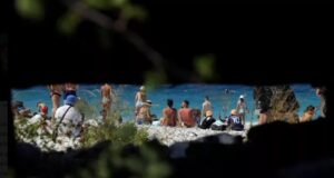 Nga shtëpia e Duçes te bazat ushtarake të Enver Hoxhës/ Sazani, ishulli-xhevahir i dëshiruar nga sundimtarët nga-shtepia-e-duces-te-bazat-ushtarake-te-enver-hoxhes/-sazani,-ishulli-xhevahir-i-deshiruar-nga-sundimtaret