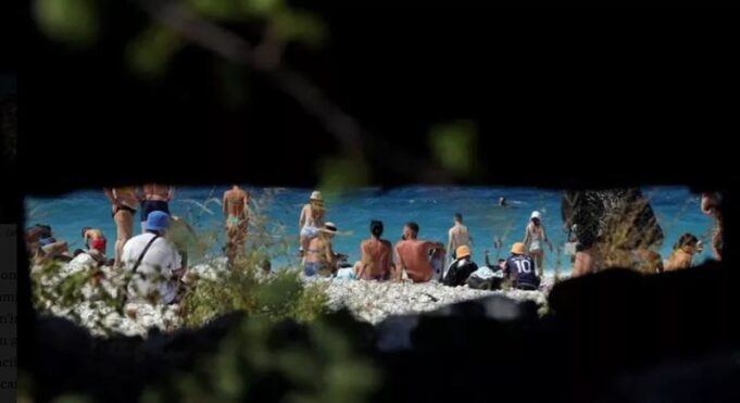 nga-shtepia-e-duces-te-bazat-ushtarake-te-enver-hoxhes/-sazani,-ishulli-xhevahir-i-deshiruar-nga-sundimtaret