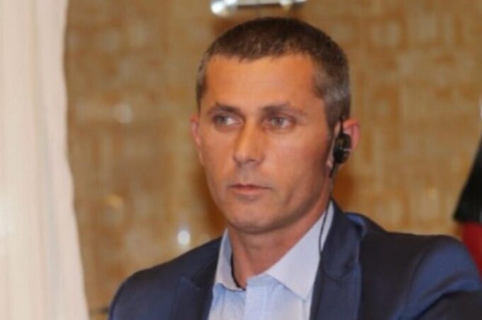 gjykata-ne-mal-te-zi-i-cakton-masen-e-arrestit-shtepiak-biznesmenit-kosovar-naser-ramaj