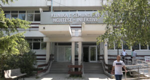 Virusi i Nilit, infektologët thonë se s’ka vend për shqetësim virusi-i-nilit,-infektologet-thone-se-s’ka-vend-per-shqetesim