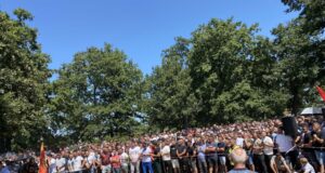 Mijëra veta marrin pjesë në varrimin e Faton Hajrizit mijera-veta-marrin-pjese-ne-varrimin-e-faton-hajrizit