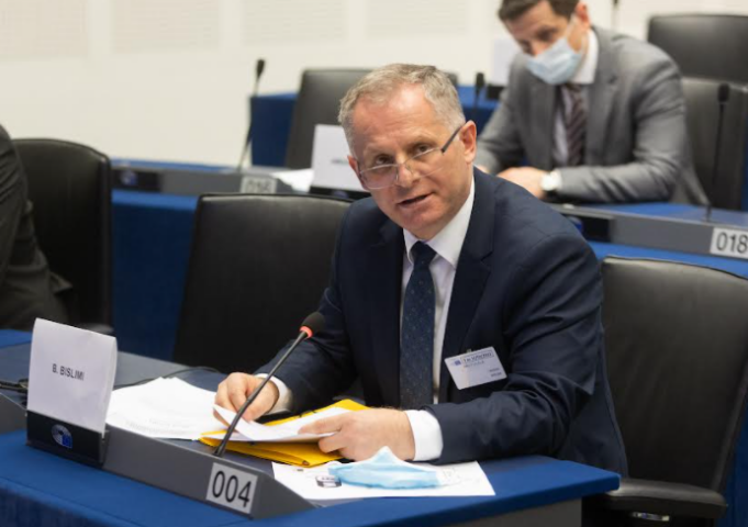 bislimi-mbeshtet-protesten-ne-bujanoc:-fqinji-yne-verior-ne-vazhdimesi-shkel-te-drejtat-e-shqiptareve