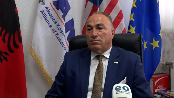 akb:-qeveria-duhet-te-mendoje-per-humbjen-e-mbeshtetjes-nga-nderkombetaret,-e-jo-per-nje-grushte-vota