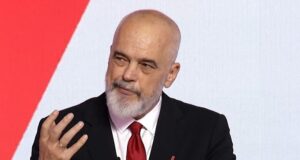 Rama thirrje emigrantëve: Të punosh në Itali e Greqi, nuk është më mirë se në Ksamil e Theth rama-thirrje-emigranteve:-te-punosh-ne-itali-e-greqi,-nuk-eshte-me-mire-se-ne-ksamil-e-theth