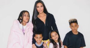 Kim në hall nga fëmijët, i thonë të krijojë lidhje dashurie kim-ne-hall-nga-femijet,-i-thone-te-krijoje-lidhje-dashurie