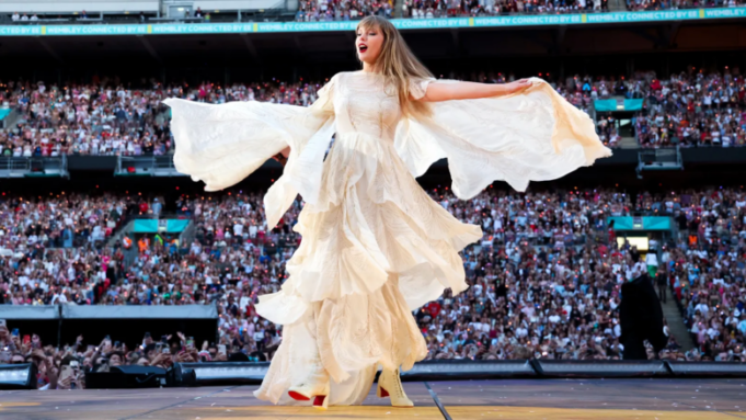 pas-ngjarjes-famekeqe-ne-vjene,-taylor-swift-ben-rikthimin-ne-turne-me-koncert-madheshtor-ne-wembley-te-londres