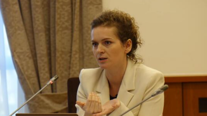 mblidhet-bordi-i-rtk-se,-kusari-ironizon:-kur-punojshi-drejt-dergojshi-ftesa-per-monitorim-te-mbledhjeve