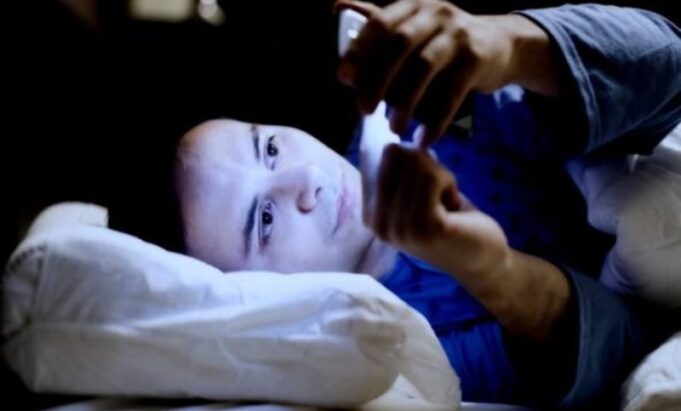 pse-meshkujt-nuk-duhet-t’i-mbajne-celularet-ne-xhep