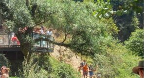 Syri i Kaltër në Sarandë, 4220 vizitorë brenda një dite syri-i-kalter-ne-sarande,-4220-vizitore-brenda-nje-dite