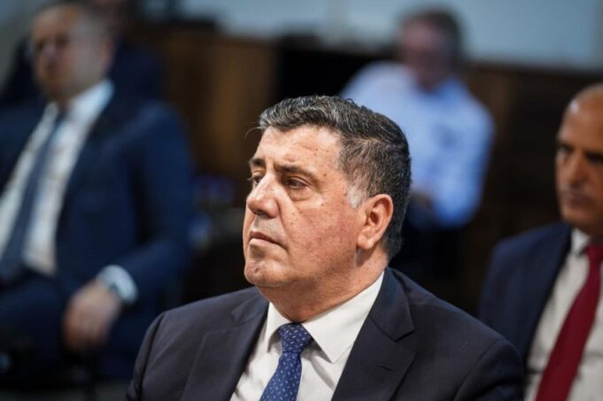 haziri-per-kurtin:-e-harroi-bashkimin-kombetar,-i-percau-shqiptaret-–-i-buzeqeshi-vucicit-ne-takime-ku-u-prodhua-autonomi-per-serbet