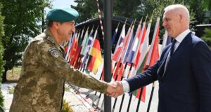 Ulutash flet për dialogun me zyrtarin e lartë të NATO-s ulutash-flet-per-dialogun-me-zyrtarin-e-larte-te-nato-s