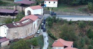 Sulmi terrorist në Banjskë, tre të dyshuarve iu vazhdohet paraburgimi edhe nga dy muaj sulmi-terrorist-ne-banjske,-tre-te-dyshuarve-iu-vazhdohet-paraburgimi-edhe-nga-dy-muaj