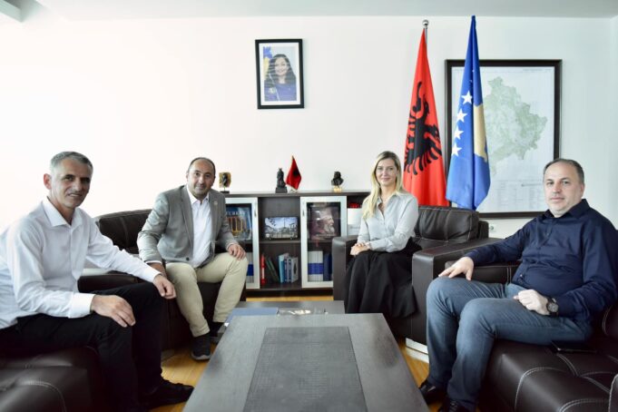 durmishi-takon-homologen-nga-rmv:-u-gezuam-qe-rruga-prizren-tetove-eshte-prioritet-i-qeverise-se-re