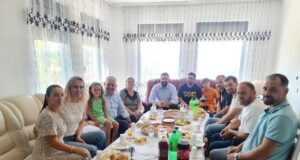 Ministrat Sveçla e Krasniqi vizitojnë familjet që iu ndërtuan shtëpi në veri ministrat-svecla-e-krasniqi-vizitojne-familjet-qe-iu-ndertuan-shtepi-ne-veri