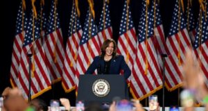 Kamala Harris bëhet gati për fjalimin më të rëndësishëm në jetë, teksa pranon kandidaturën zyrtare në Konventën Demokrate kamala-harris-behet-gati-per-fjalimin-me-te-rendesishem-ne-jete,-teksa-pranon-kandidaturen-zyrtare-ne-konventen-demokrate