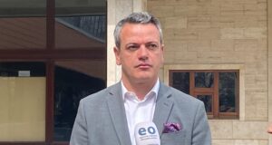 Gashi për vizitën e Kurtit në burgje: A e pyeti Haxhiun pse kanë ndodhur gjithë këto arratisje kohët e fundit gashi-per-viziten-e-kurtit-ne-burgje:-a-e-pyeti-haxhiun-pse-kane-ndodhur-gjithe-keto-arratisje-kohet-e-fundit