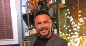 Robert Berisha e pranon se ka bërë botoks në fytyrë robert-berisha-e-pranon-se-ka-bere-botoks-ne-fytyre