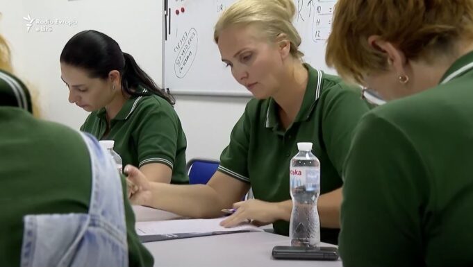 mungese-punetoresh:-grate-ukrainase-gjejne-pune-te-reja