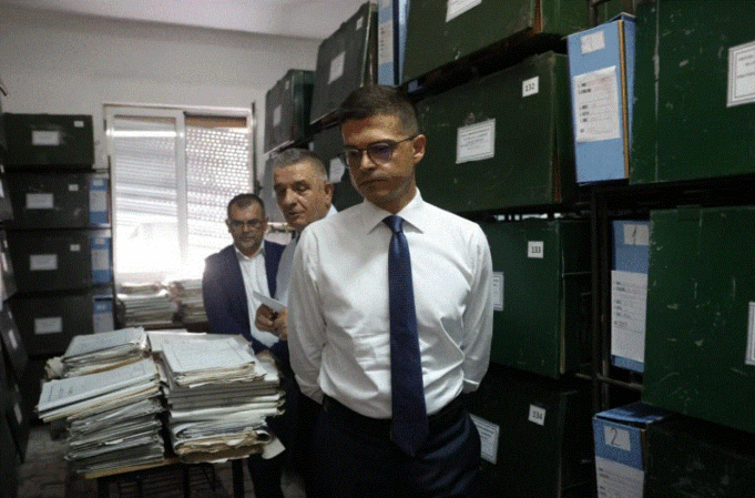 historiku-i-forcave-te-armatosura,-pjese-e-arkivit-qendror-shteteror