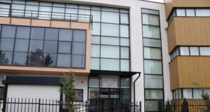 Tre persona akuzohen se mashtruan për punësim në bazat ushtarake amerikane, përfituan 80 mijë euro tre-persona-akuzohen-se-mashtruan-per-punesim-ne-bazat-ushtarake-amerikane,-perfituan-80-mije-euro