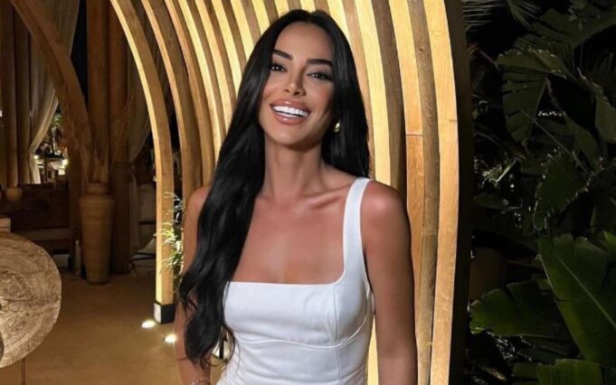 kaderi-shfaqet-plot-elegance