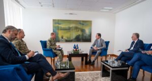 Admirali amerikan Munsch takon Kurtin, flasin për dialogun Kosovë -Serbi admirali-amerikan-munsch-takon-kurtin,-flasin-per-dialogun-kosove-serbi