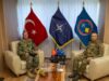 Admirali amerikan në Kosovë, takohet me komandatin e KFOR-it dhe diskutojnë për sigurinë në rajon admirali-amerikan-ne-kosove,-takohet-me-komandatin-e-kfor-it-dhe-diskutojne-per-sigurine-ne-rajon