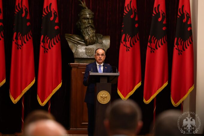 begaj-u-kerkon-ambasadoreve-te-mos-e-harrojne-kosoven,-kur-punojne-per-shqiperine