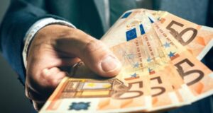 Rritja e pagave për 6.80 centë e ajo e pagës minimale në 350 euro bruto, opozita akuzon Qeverinë se po merr vendime për vota rritja-e-pagave-per-6.80-cente-e-ajo-e-pages-minimale-ne-350-euro-bruto,-opozita-akuzon-qeverine-se-po-merr-vendime-per-vota