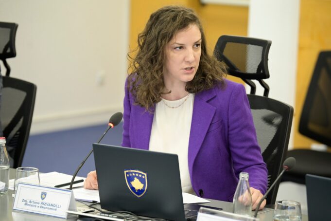 ministria-e-ekonomise-thirrje-per-kujdes-ne-subvencionet-per-eficience-energjetike:-denonconi-abuzimet-me-cmime