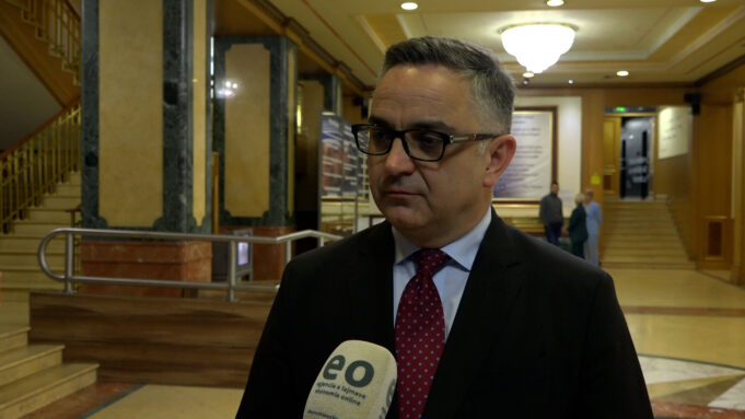 deklaratat-e-qeverise-per-arritjet-ekonomike,-sikur-flasin-per-nje-realitet-tjeter