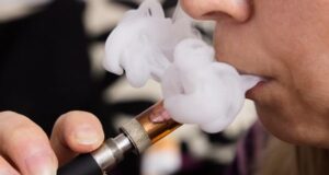 Paralajmërojnë ekspertët: Cigaret elektronike shkak i sëmundjeve të mushkërive paralajmerojne-ekspertet:-cigaret-elektronike-shkak-i-semundjeve-te-mushkerive