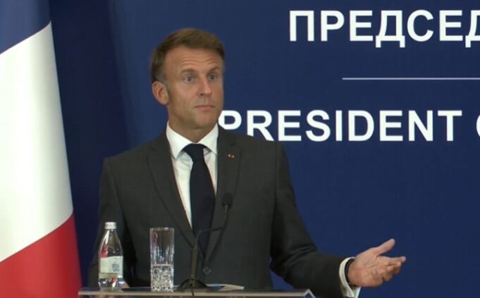 macron-i-quan-“sinjale-jo-te-mira”-levizjet-e-njeanshme-te-kosoves-ne-veri-–-permend-edhe-asociacionin
